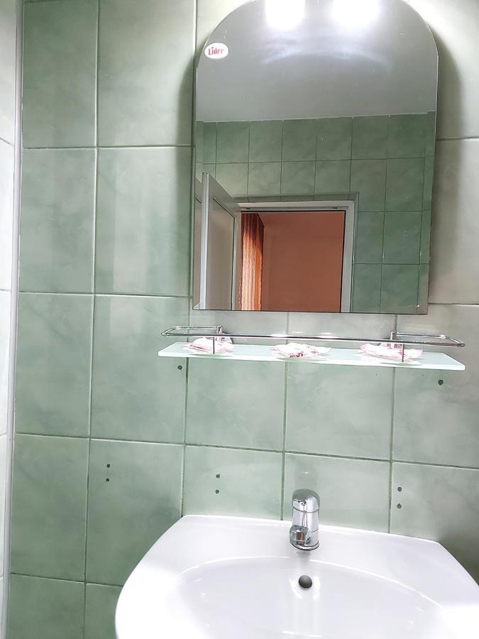 מלון Floare De Colt Petroşani מראה חיצוני תמונה